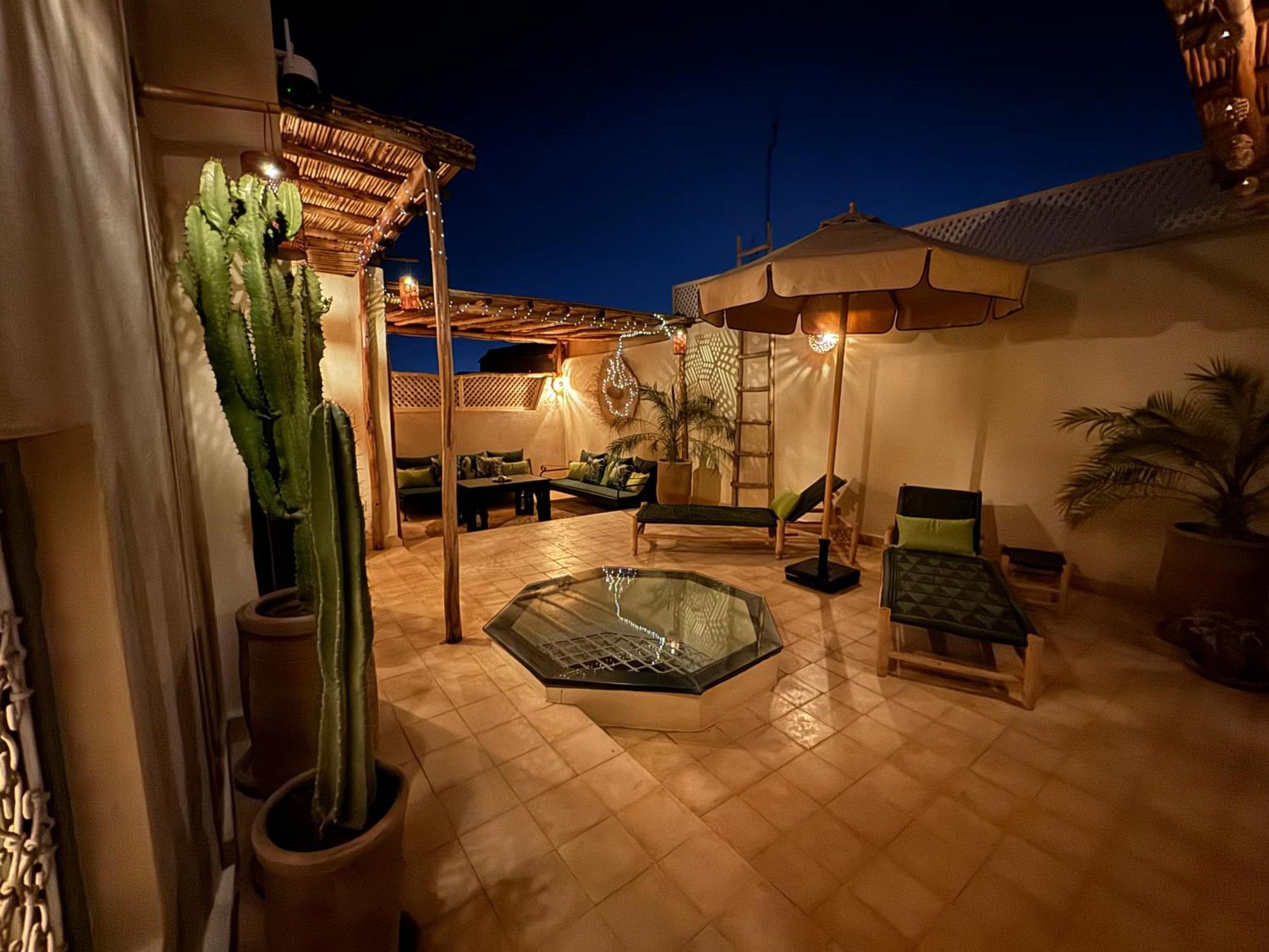 Dar Dabakech, Proche Jemma El Fna, Souk, Centre Medina, Riad, Logement Entier De 2 A 6 Personnes Marrakesh Exterior photo